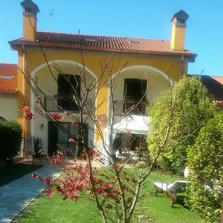 Casa Carlotta Nocleg ze śniadaniem *